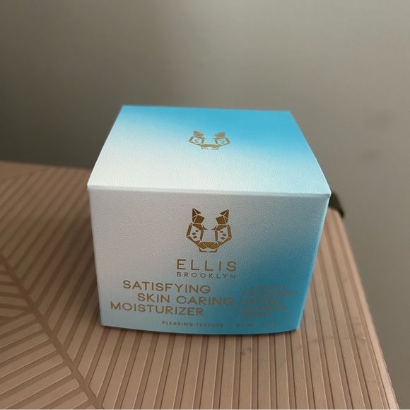Ellis Brooklyn Moisturizer Face Neck Satisfying Skin Caring Cruelty Free 1.7 oz - Picture 1 of 10